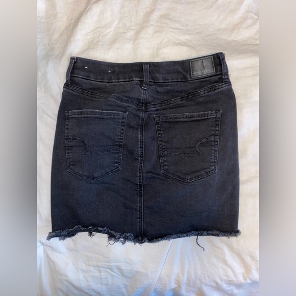 American Eagle Stretch Denim Mini Skirt (size 6) - Picture 2 of 2